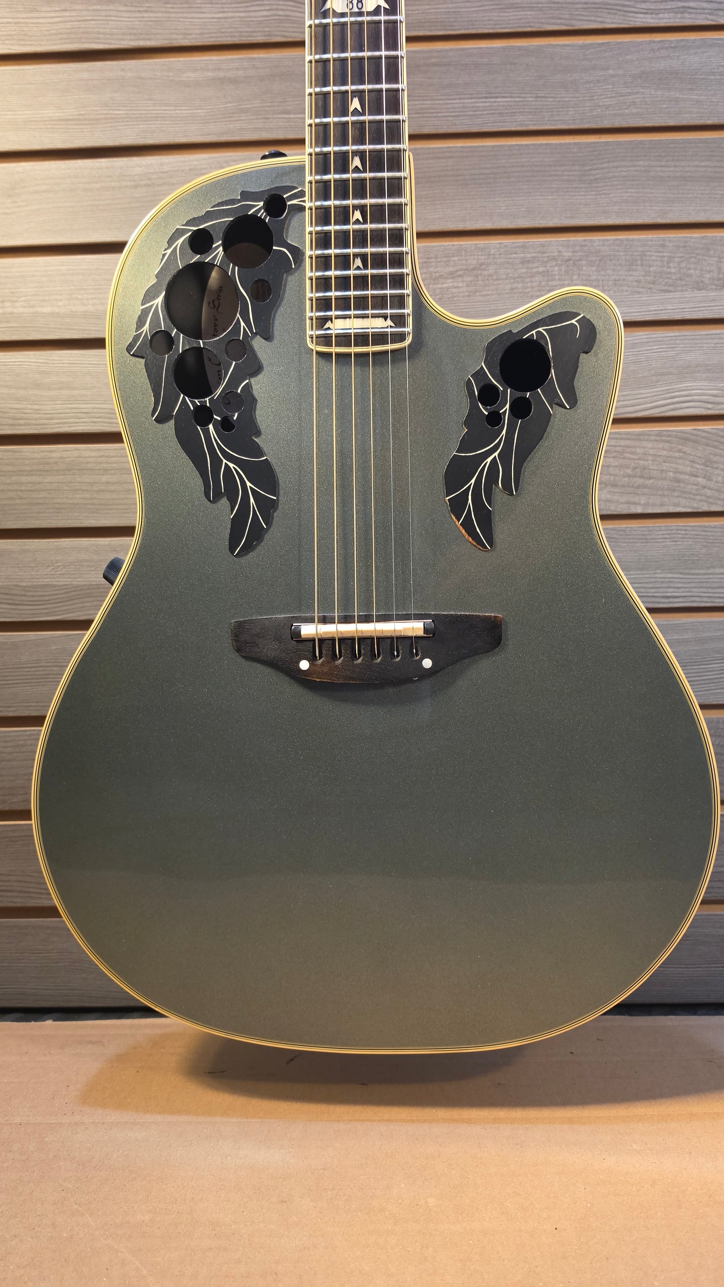 Used Ovation 1988-P Collectors Series Acoustic Electric
