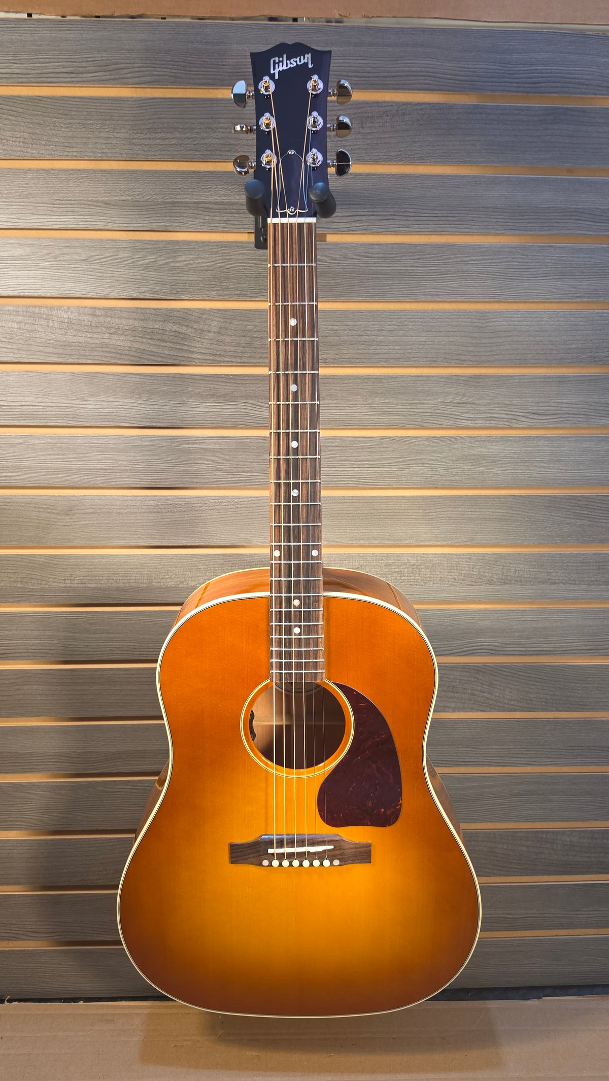 Gibson J-45 Standard Heritage Cherry Sunburst Acoustic Electric With Hardcase