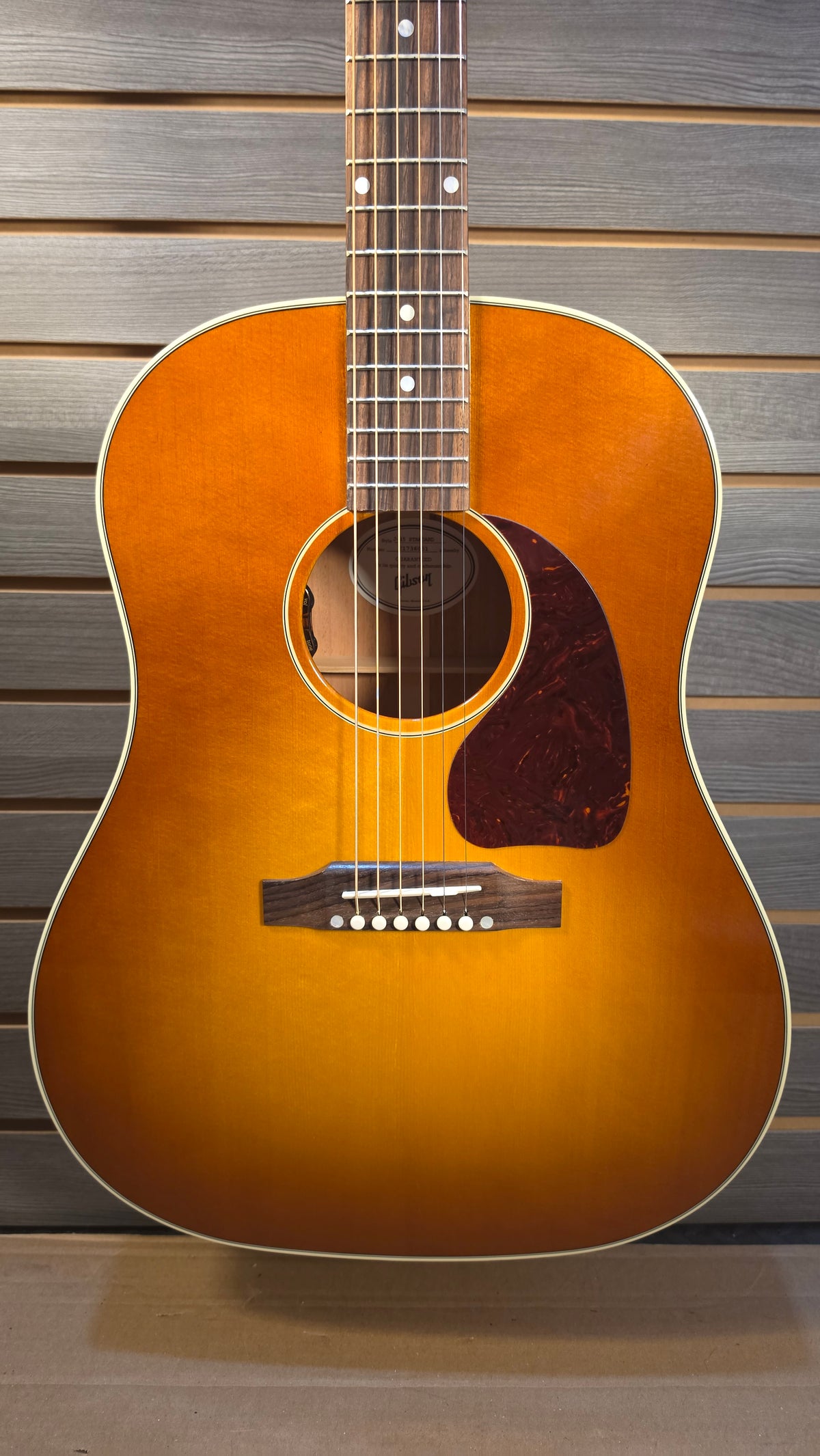 Gibson J-45 Standard Heritage Cherry Sunburst Acoustic Electric With Hardcase
