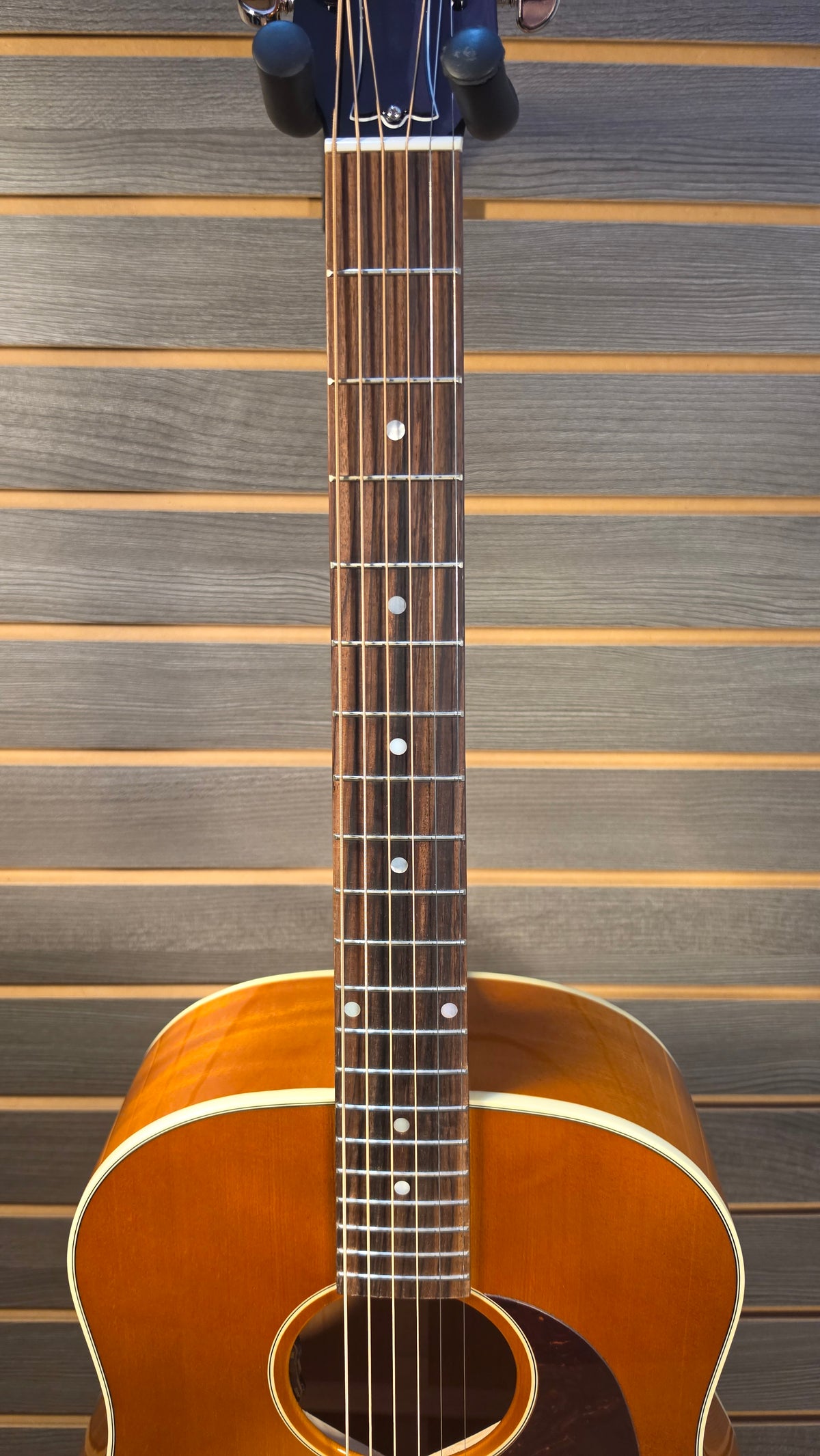 Gibson J-45 Standard Heritage Cherry Sunburst Acoustic Electric With Hardcase