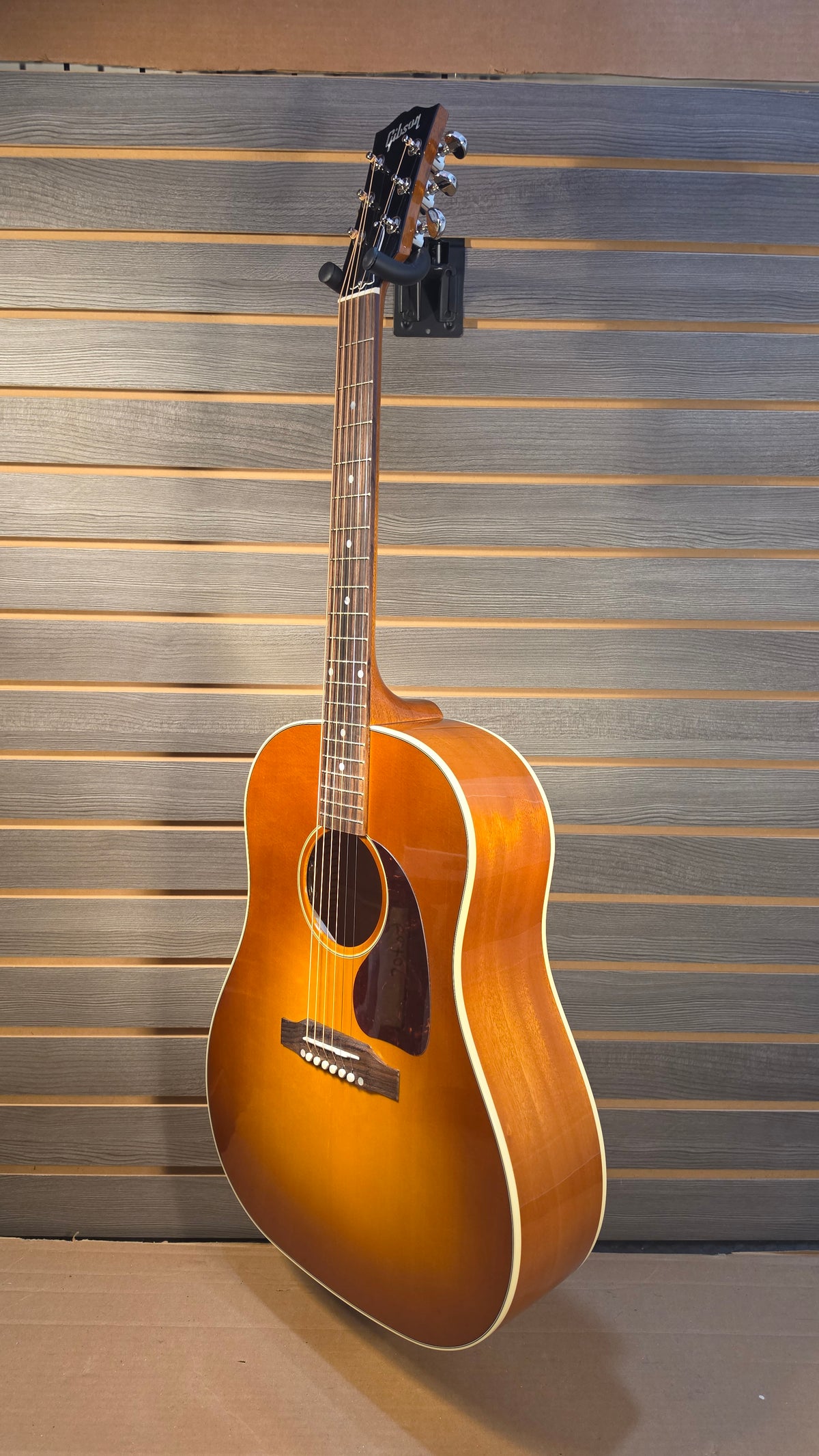 Gibson J-45 Standard Heritage Cherry Sunburst Acoustic Electric With Hardcase