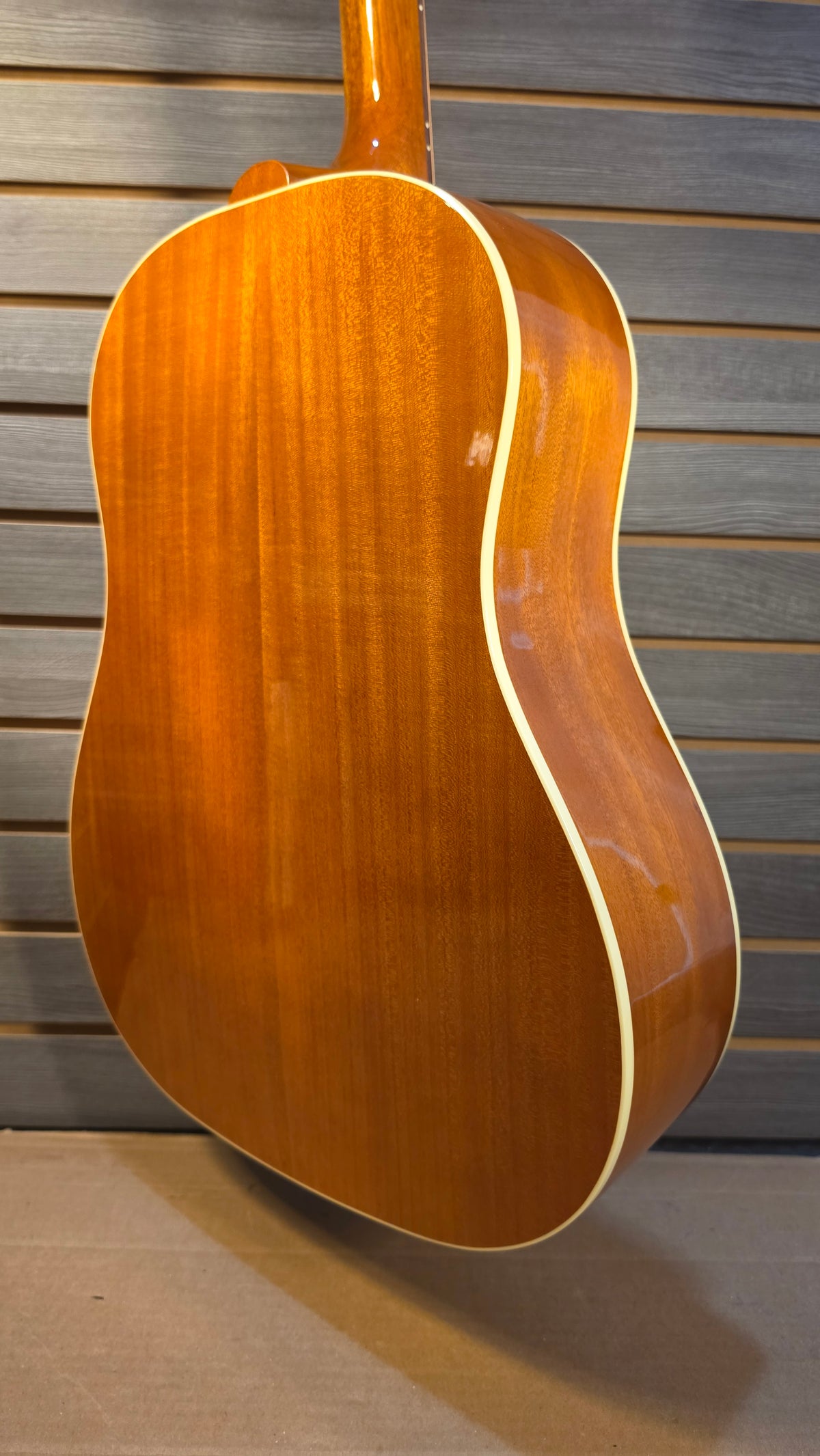 Gibson J-45 Standard Heritage Cherry Sunburst Acoustic Electric With Hardcase