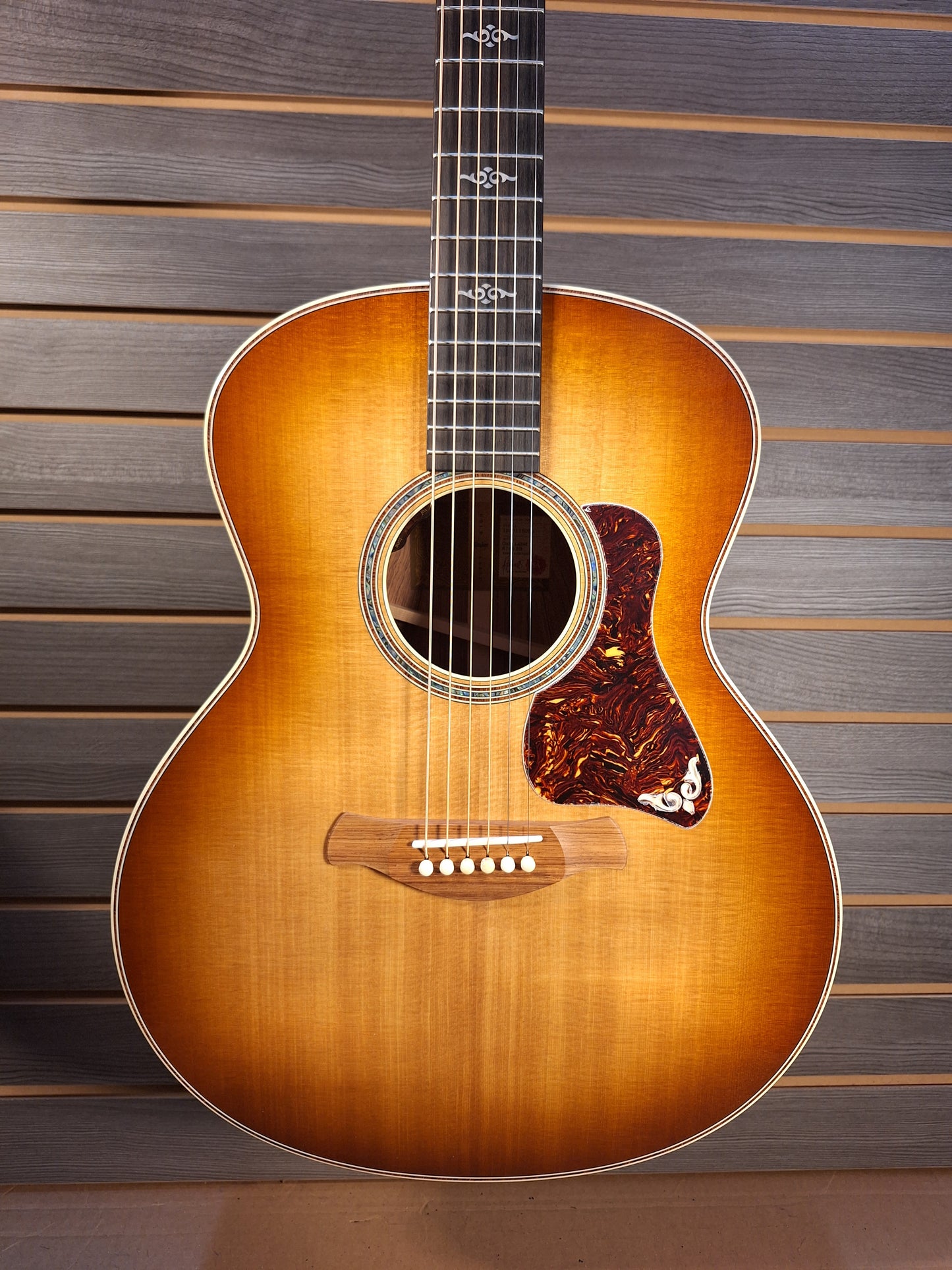Taylor Gold Label 814e SB Guitar