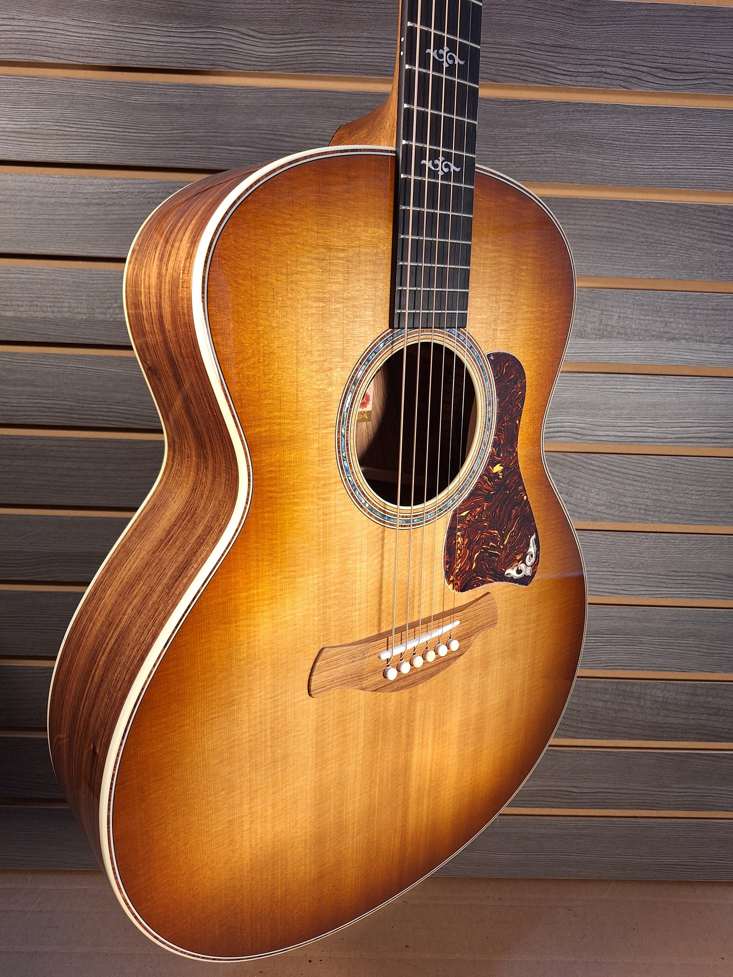 Taylor Gold Label 814e SB Guitar