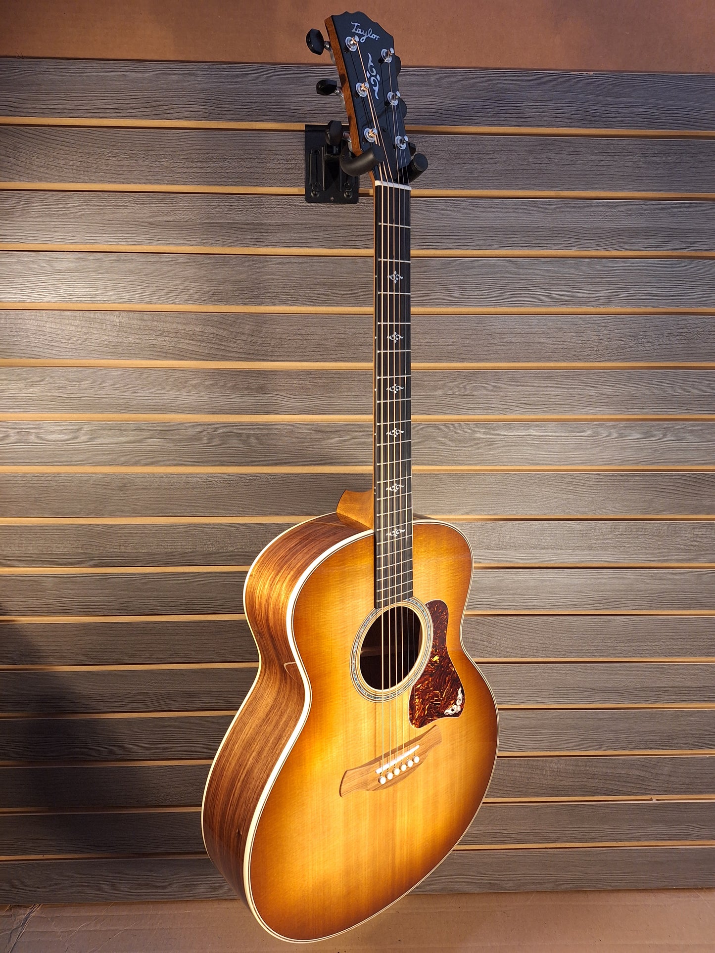 Taylor Gold Label 814e SB Guitar