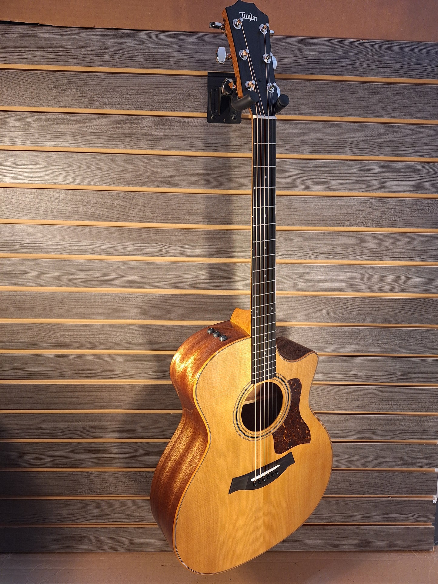 Taylor 314ce Studio Sapele/Sitka With Natural Top Acoustic Electric Guitar