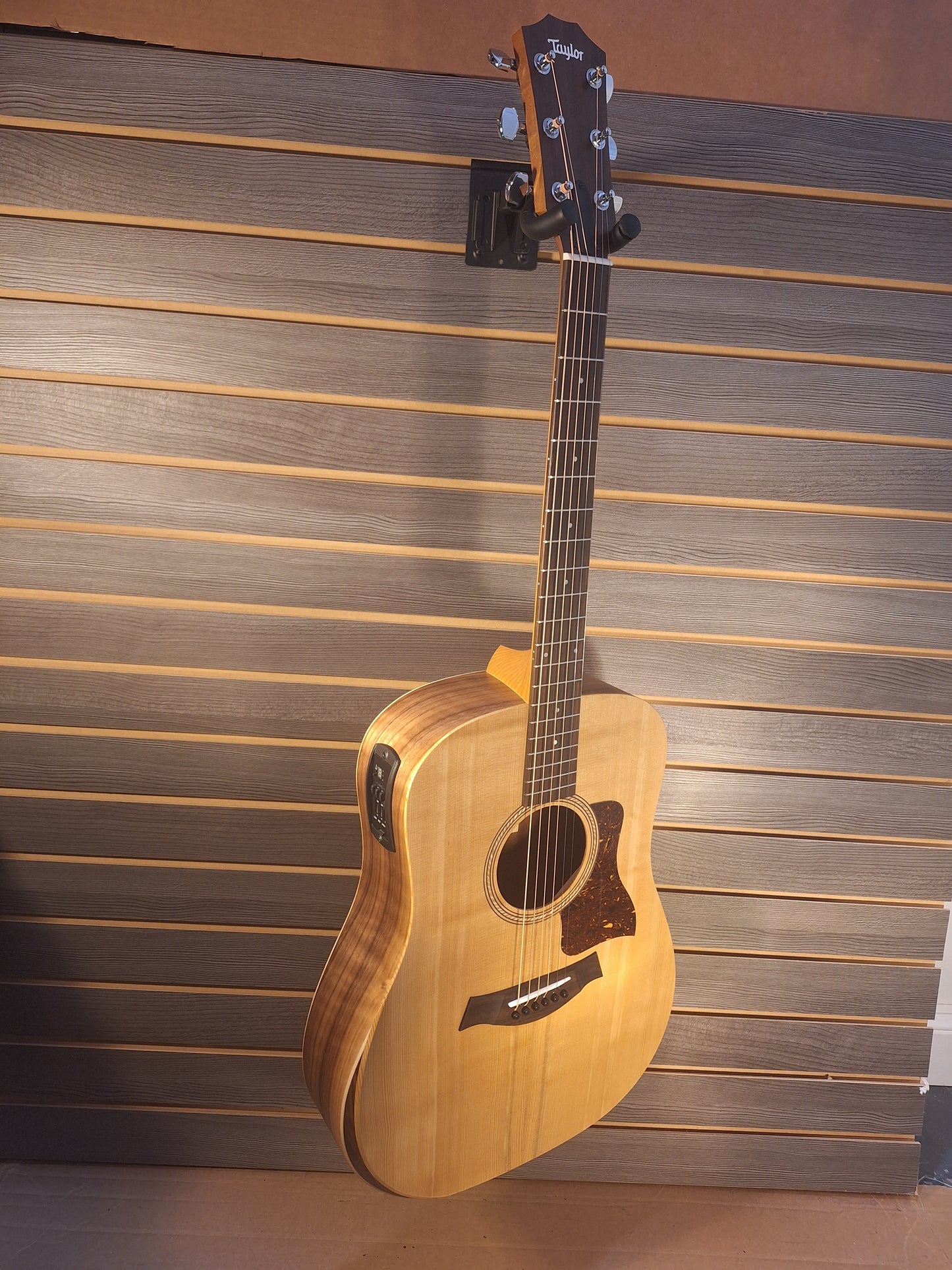 Taylor Academy 10e Acoustic/Electric Guitar