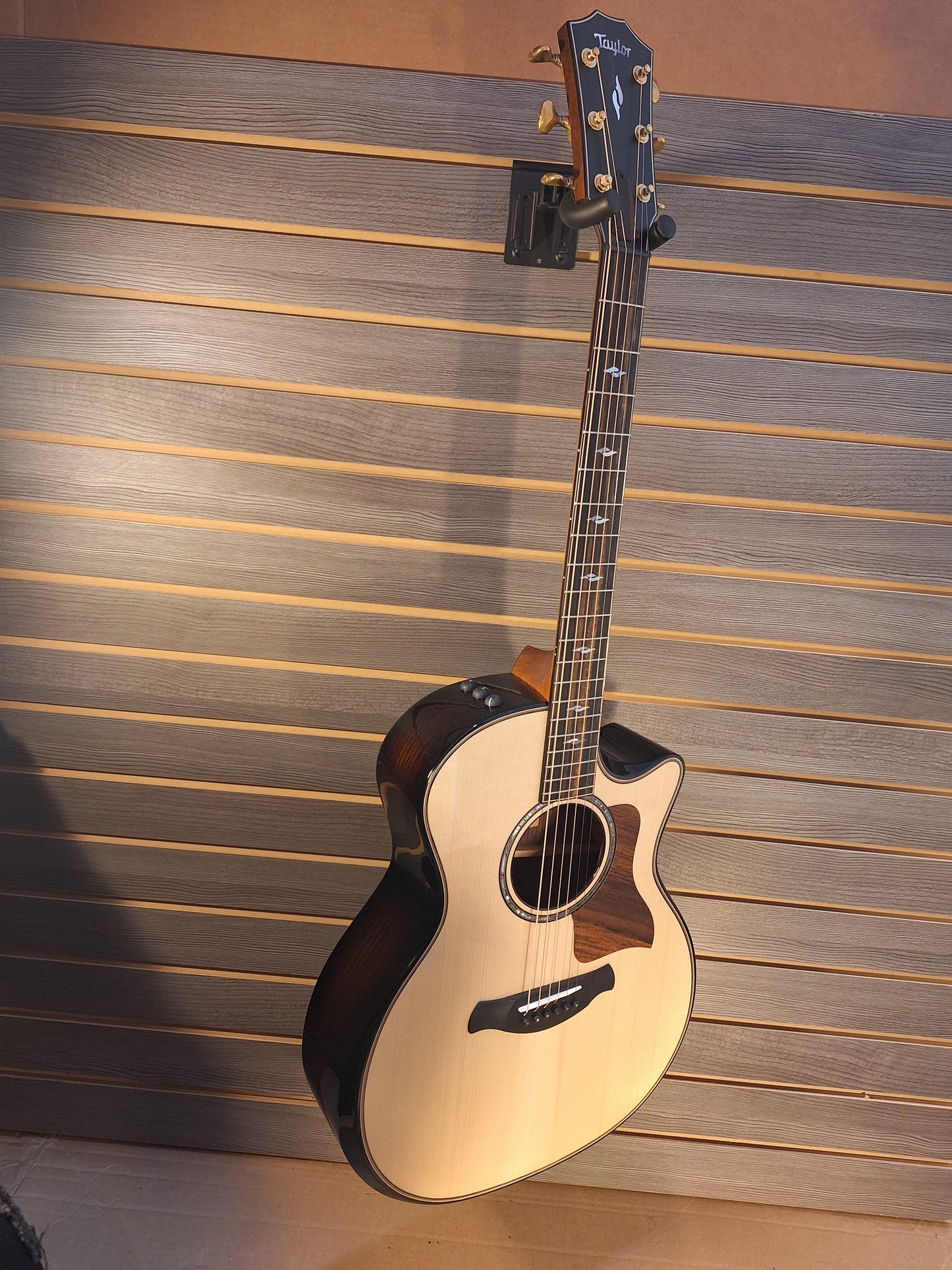 Taylor Builder's Edition 814ce