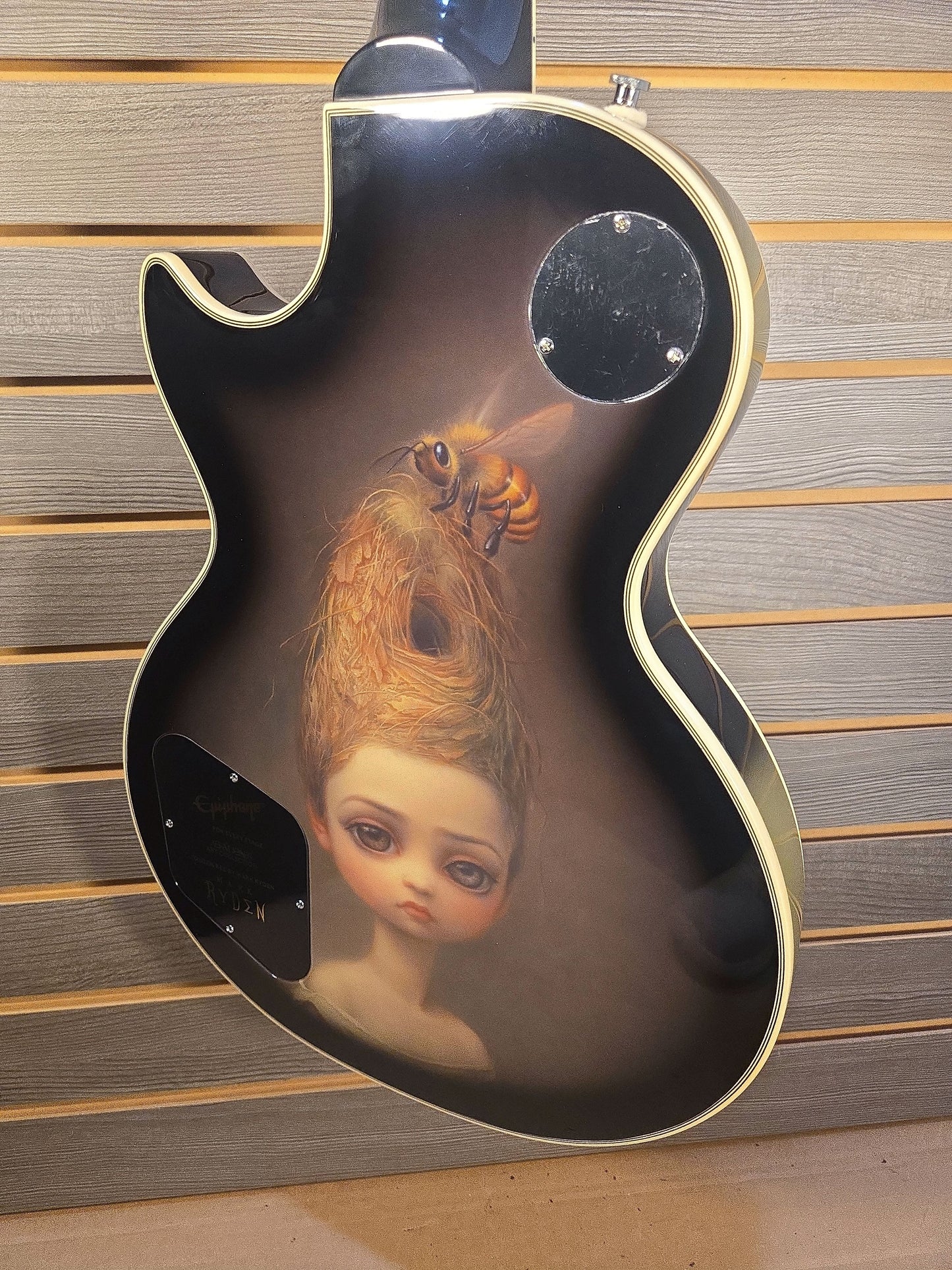 Epiphone Adam Jones Art Series Queen Bee Les Paul Custom Silverburst w/Hard Protector Case