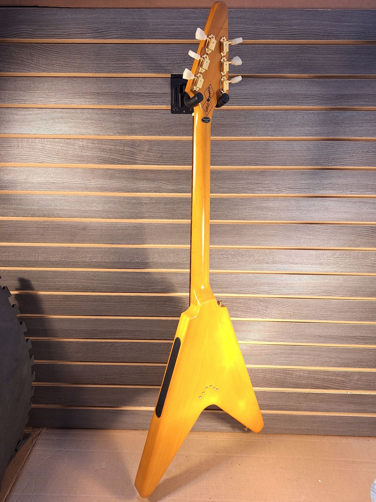 Epiphone 1958 Korina Flying V Gold