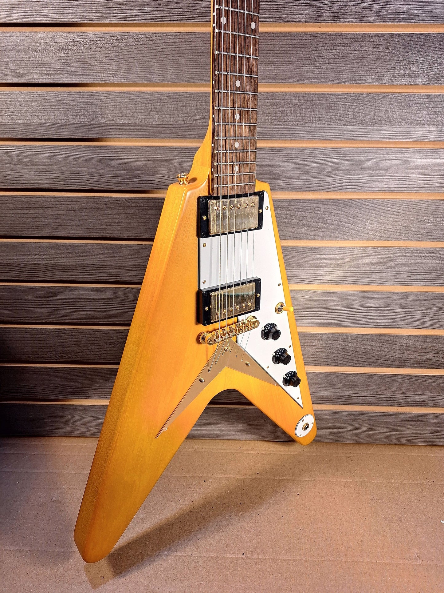Epiphone 1958 Korina Flying V Gold