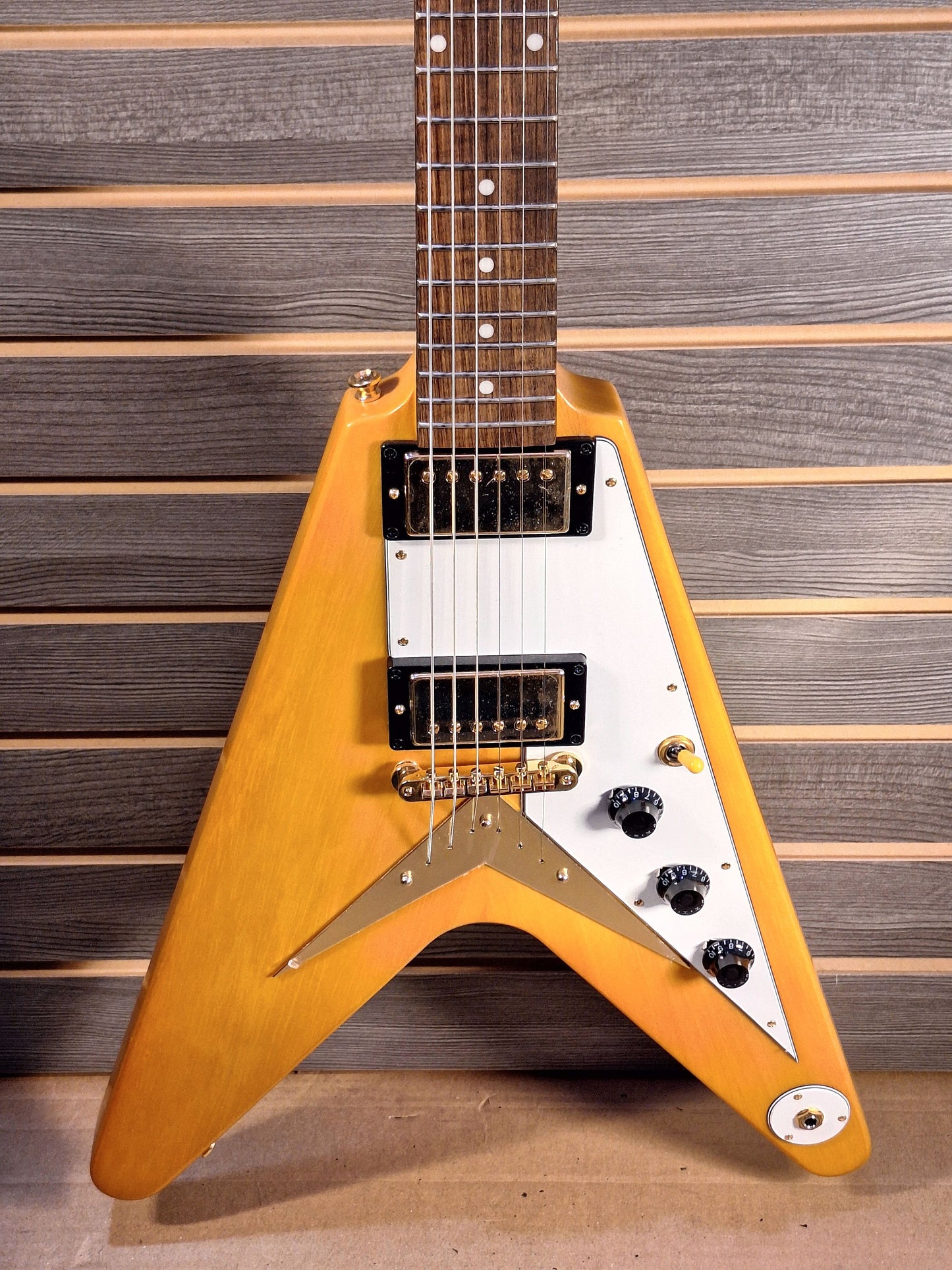 Epiphone 1958 Korina Flying V Gold