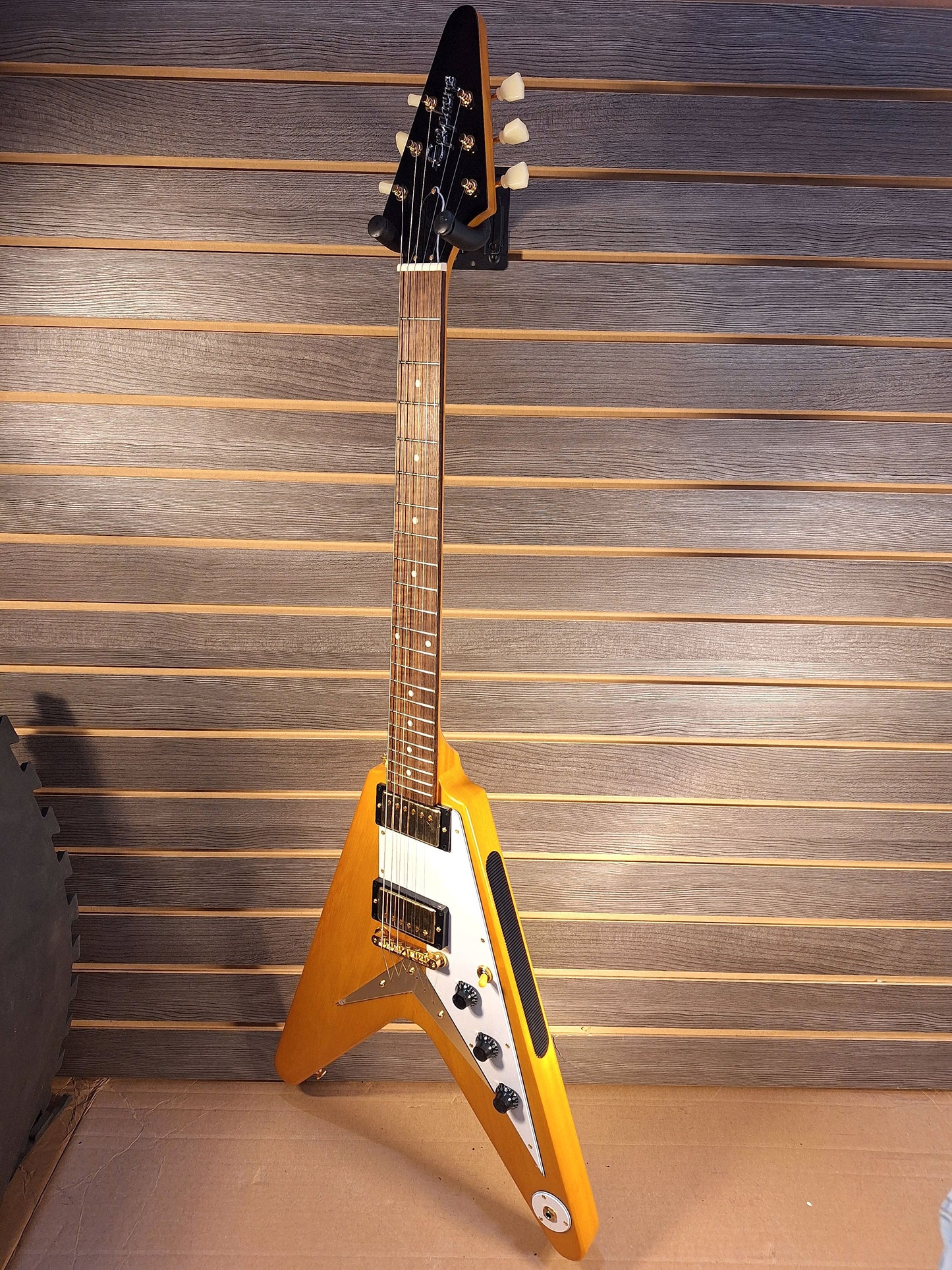Epiphone 1958 Korina Flying V Gold