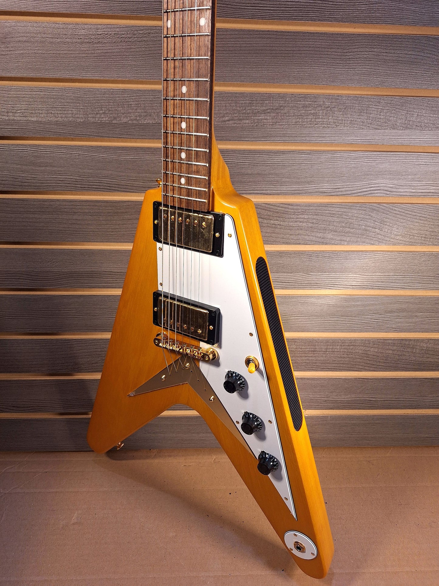 Epiphone 1958 Korina Flying V Gold