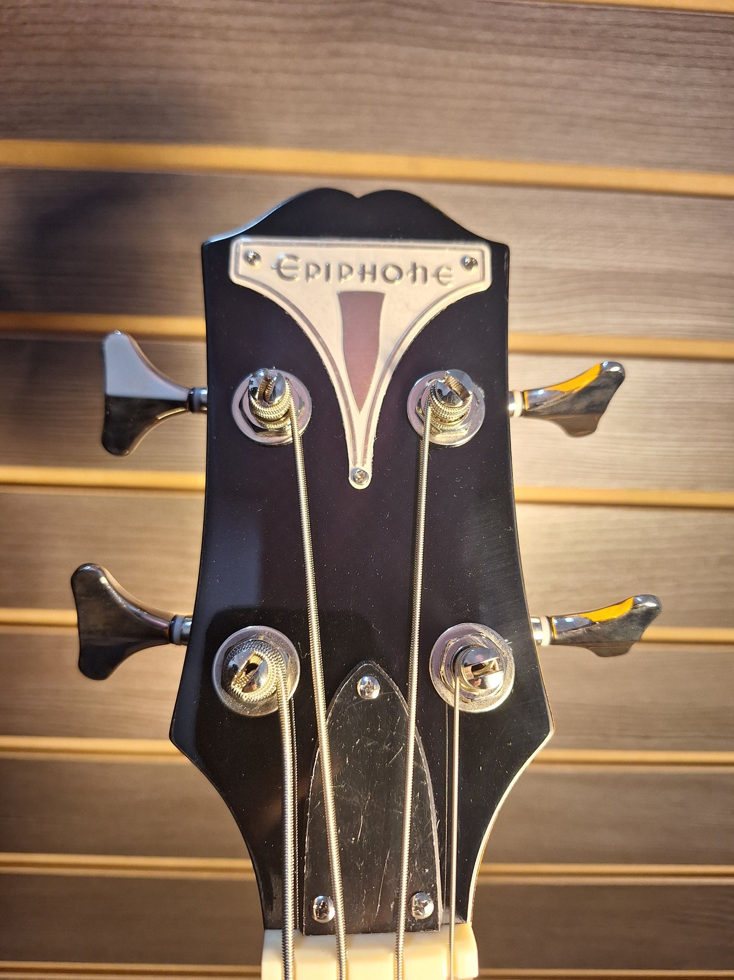 Epiphone Newport Bass (Short Scale) California Coral