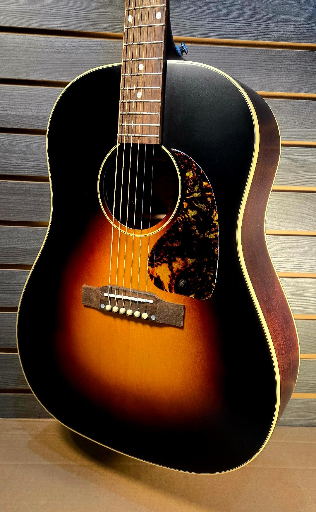 Dr Epiphone J-45 Gibson Inspired Acoustic/ Electric With Premium Gig Bag