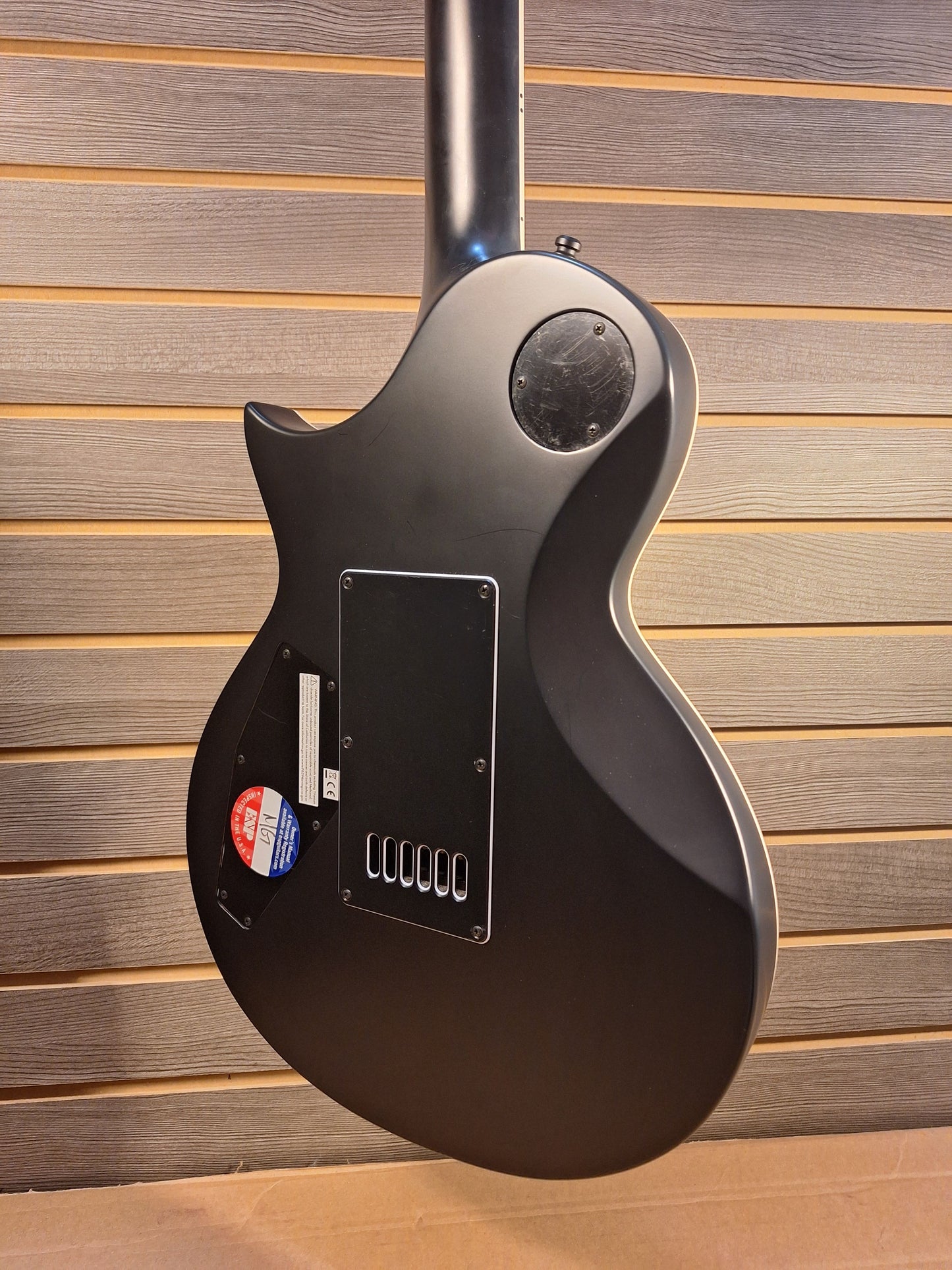 ESP E-II Eclipse Evertune hard case included