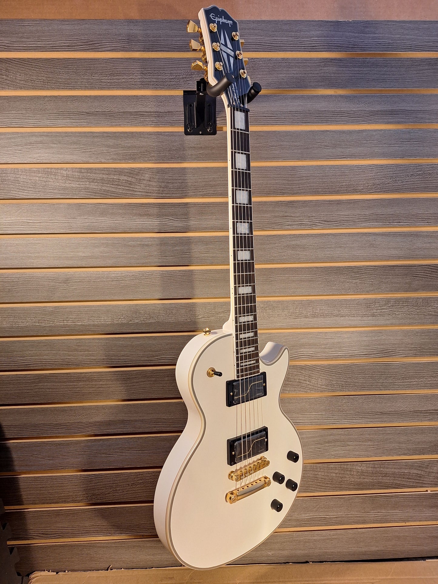 Epiphone Matt Heafy Les Paul Custom Origins With Hard Case Bone White